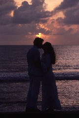 bacio al tramonto